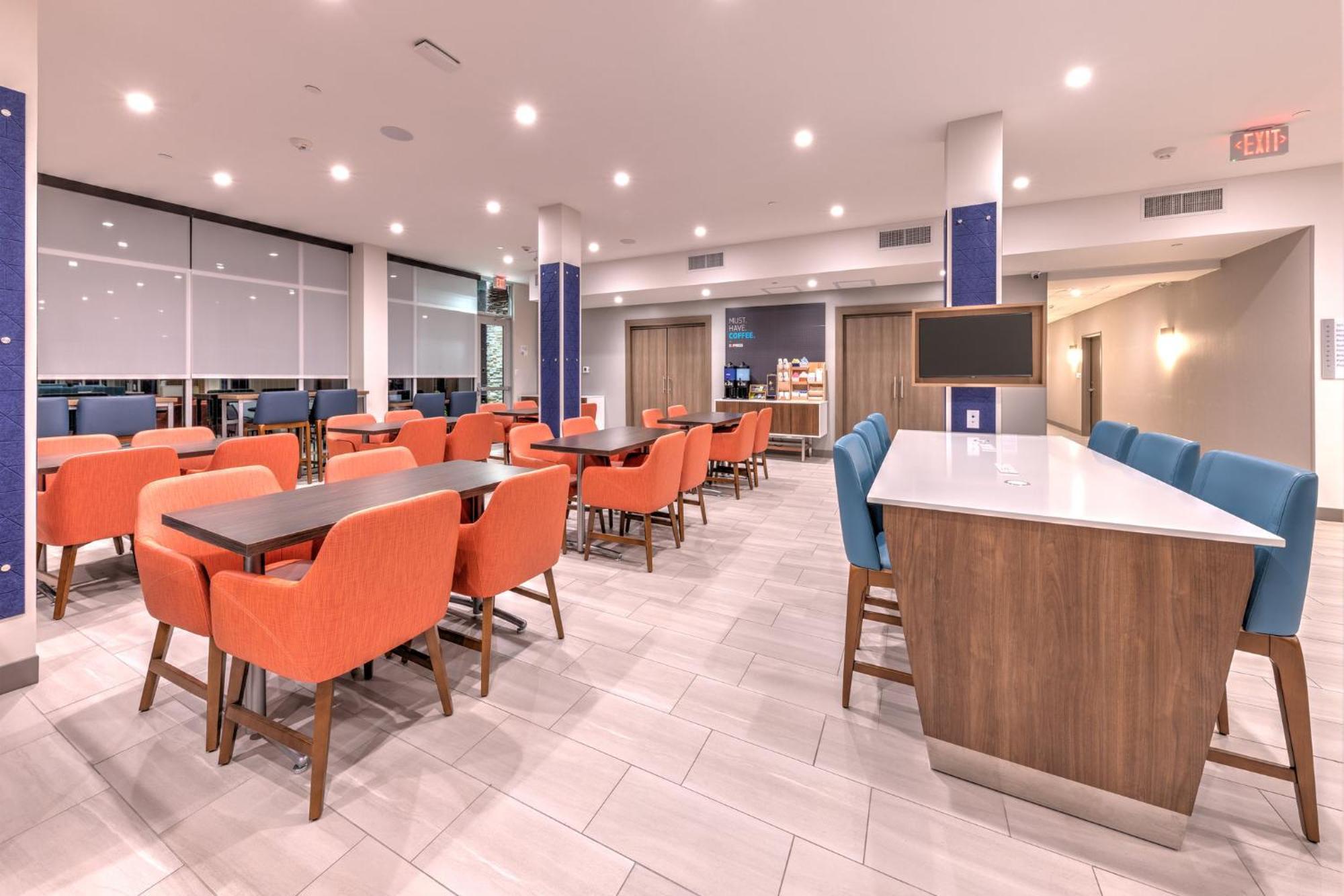 Holiday Inn Express & Suites Austin Airport East By Ihg Buitenkant foto