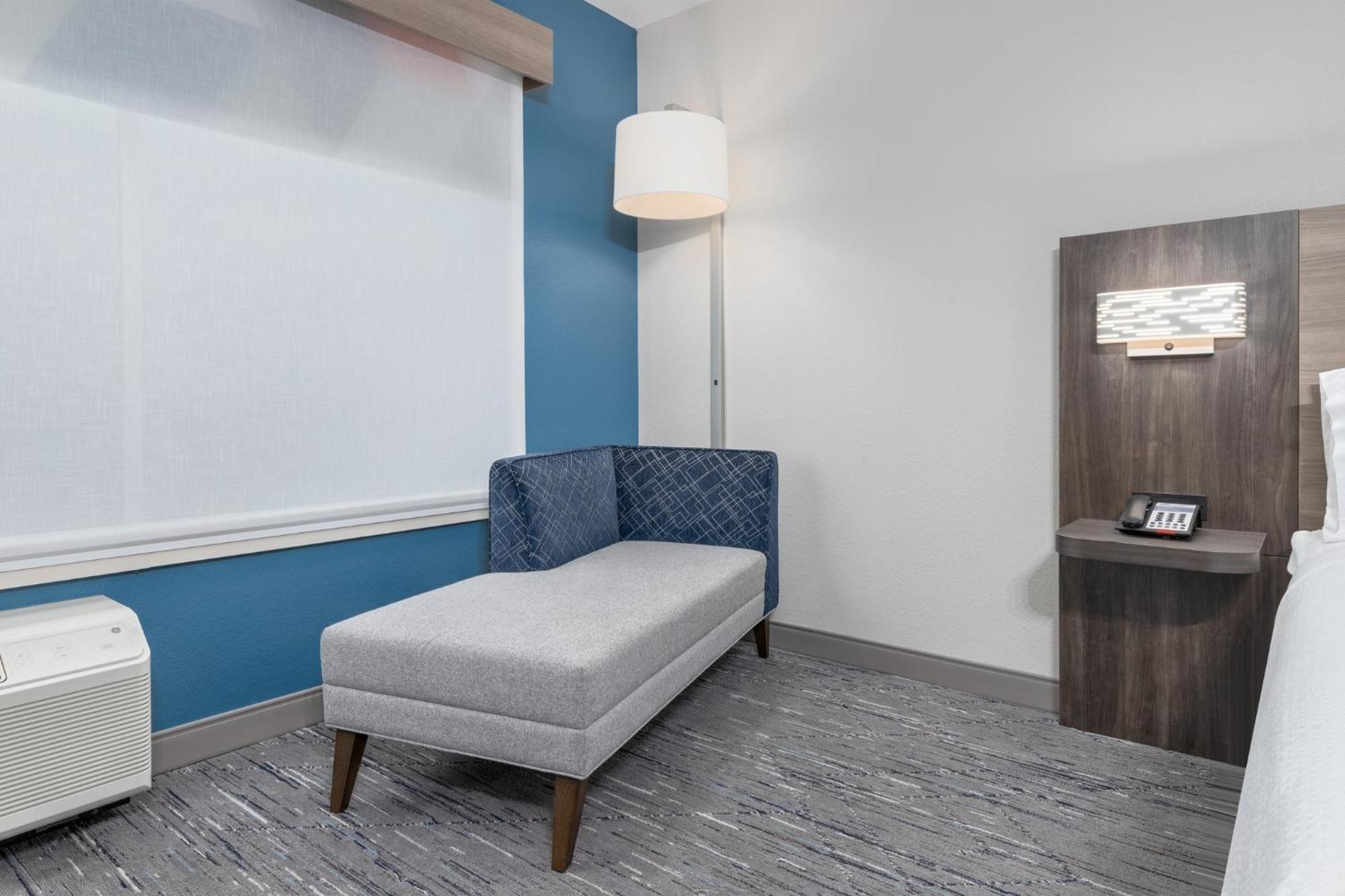 Holiday Inn Express & Suites Austin Airport East By Ihg Buitenkant foto