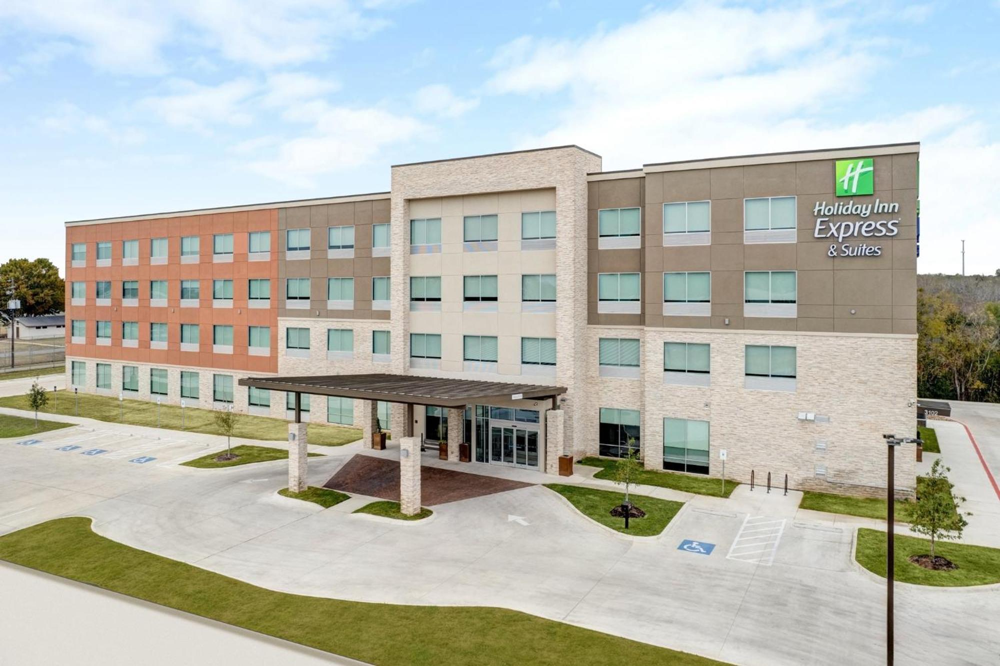 Holiday Inn Express & Suites Austin Airport East By Ihg Buitenkant foto
